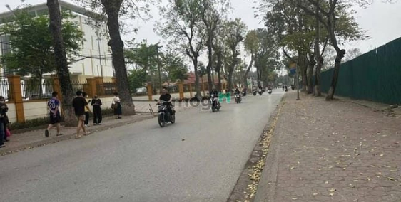 Bán biệt thự: Đường Đại Học Nông Nghiệp-Trâu Quỳ_ lô Góc Ô TÔ ĐỖ-Kinh Doanh ngày