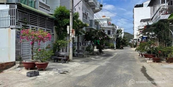 Bán nhà riêng: Bán nhà đẹp lô góc-DT58m2-4TẦNG-4PN-đường nhựa 13m-vĩnh hoà-NT-5t