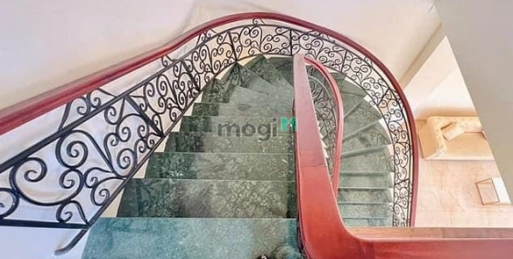 Bán biệt thự: Bán Biệt Thự mặt tiền Bà Triệu P. Hội Phú Pleiku Gia Lai