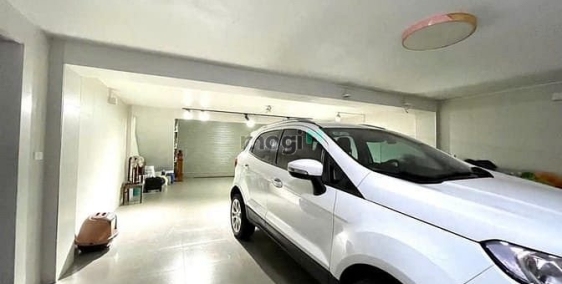 Bán biệt thự: Bán nhà Hoàng Quốc Việt 70m2, 5T, MT 4.8m, ngõ ôto, cạnh hồ, 22 tỷ