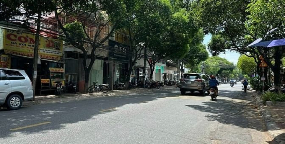 Bán nhà phố dự án: Nhà bán đường 5 cũ (Phan Trung), Tân Mai sổ hồng riêng 200m2 