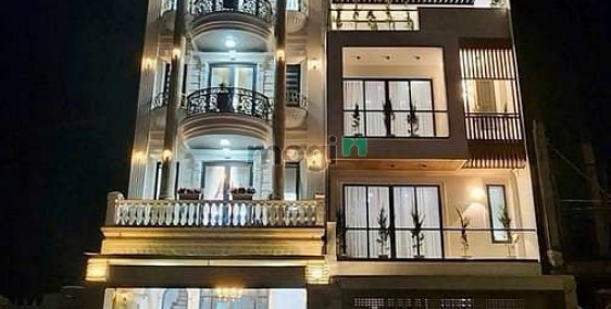 Bán nhà phố dự án: căn vila trung tâmđà lạt có nguồn thu ôn địnhchỉ 11.5 tỷ đã g