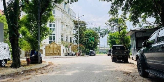 Bán nhà phố dự án: Biệt thự lô góc KĐT Cầu Bươu, view đẹp thoáng, 96M, 4 tầng, M