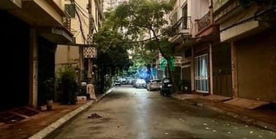 Bán nhà riêng: Bán nhà TT Thể thao Q.Tây Hồ - PHÂN LÔ BÀN CỜ,  ÔTÔ TRÁNH,  KINH 