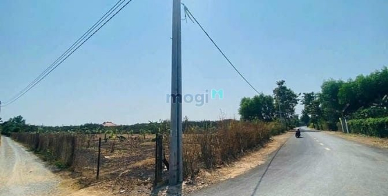 Bán đất thổ cư: Đất Bình Lợi Vĩnh CửuDiện tích : 3.779m. Lô gốc 2 Mặt Tiền