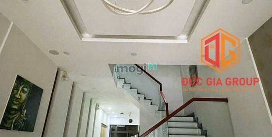 Bán nhà phố dự án: Nhà bán mặt tiền đường Trần Quốc Toản sổ hồng riêng 1 trệt 2 