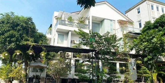 Bán nhà riêng: Biệt thự sân vườn MT P10 Quận 6, 256m2 16x16 vuông 3 tầng 26.8 tỷ