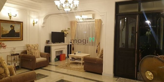 Bán biệt thự: Bán nhà mt Thảo Điền- Quận 2. DT: 6x11. Giá: 12 tỷ (HĐT: 26 triệu)