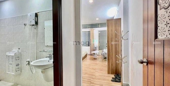 Bán biệt thự: Mặt tiền Trường Sơn ngay sân bay - 4.3m x 21m - 5 tầng - chỉ 24.9 