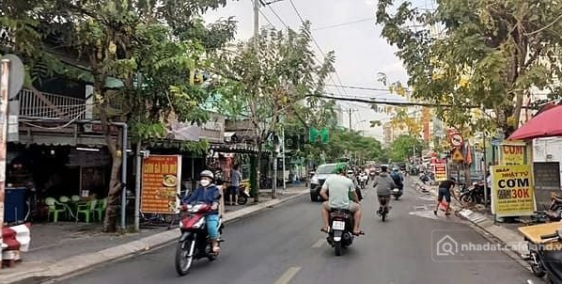 Bán biệt thự: Nhà mặt tiền Lê Thị Chợ Quận 7. 5*26 hơn 13 tỷ. KDBB tuyệt vời.