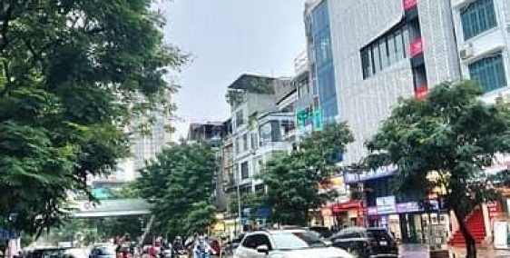 Bán biệt thự: Bán mặt phố Trần Quốc Hoàn | 43m2 x 4 tầng | MT 3.7m | Giá 37 tỷ