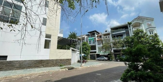 Bán nhà riêng: Chủ gửi Bán nhà Quận 2 GÓC 2 MẶT TIỀN KDC SÔNG GIỒNG ngang 7M gar