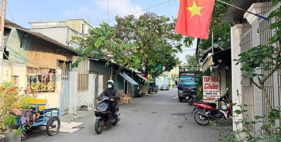 Bán biệt thự: Bán nhà Quận 2 mặt tiền đường ô tô thông  Nhà Giá Tốt Khu Bình Tr