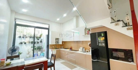 Bán nhà riêng: Sở hữu ngay nhà 2 lầu, St, hẻm 7m Tân Sơn Nhì, 4 x 14m. Giá: 9.8 