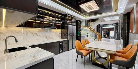 Bán nhà riêng: Nhà sát bên ngã tư ga, DT:4x16M, Lửng, 3Lầu, 4PN, Gara xe, S.thượ