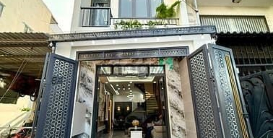 Bán nhà riêng: Nhà bên trường học, đường thông xe hơi, DT:4x13.5M, Trệt, 2Lầu, 3