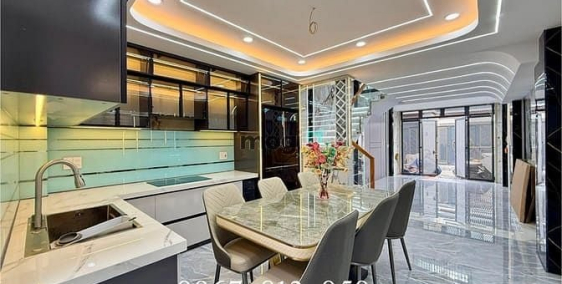 Bán nhà riêng: Nhà đường xe hơi Thạnh Xuân 25, DT:4x14M, Lửng, 3Lầu, 4PN, Gara ô