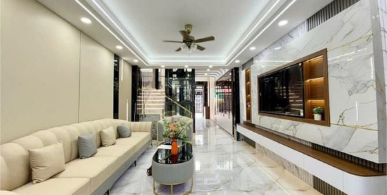 Bán nhà riêng: Nhà có thang máy, bên UBP và trường học, DT:4x20M, Lửng, 3 Lầu, 4