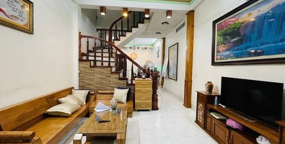 Bán nhà riêng: Cô Liên gửi bán nhà Lê trọng tấn, Định Công Thượng. 40m2, 3 nhà r
