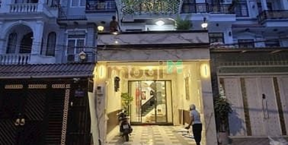 Bán nhà riêng: Nhà Phố hiện đại mặt tiền đường 8m 1979 Huỳnh Tấn Phát 4,3m x 19m