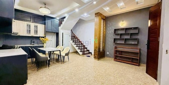 Bán nhà riêng: Bán nhà Hồ đắc di 6 tầng, MT: 5,3m, ở ngay (Thông tin Thật)