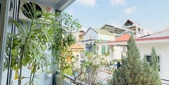 Bán nhà riêng: Chủ định cư nước ngoài bán gấp nhà 3 tầng Nơ Trang Long, 63m2, 9 