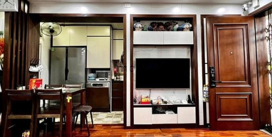 Bán căn hộ chung cư: Bán tập thể Thái Thịnh mặt phố , tầng thấp , diện tích rộng