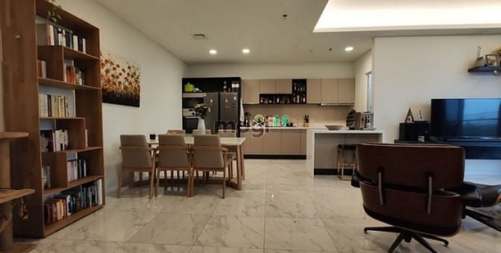 Bán căn hộ chung cư: Bán căn hộ Sarica, giá 23 tỷ 142m2 view công viên