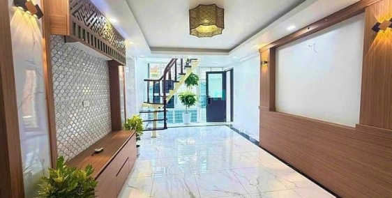 Bán căn hộ chung cư: Nhỉnh 4 tỷ tập thể Bách Khoa_Hai Bà Trưng_2 thoáng 100m2 4
