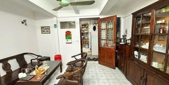 Bán căn hộ chung cư: TT Thái Thịnh_Đống Đa_Tầng 2_ 2 Thoáng_120m2 4pn chỉ 4,45 