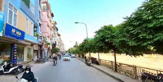 Bán nhà riêng: Bán nhà Phố Nguyễn Lân, Thang máy, 2 thoáng , ôtô, DT: 82m2, Giá: