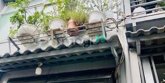 Bán nhà riêng: Bán nhà rẻ đẹp 3 lầu sau căn mặt tiền (4x15) Nguyễn Văn Công P 3 