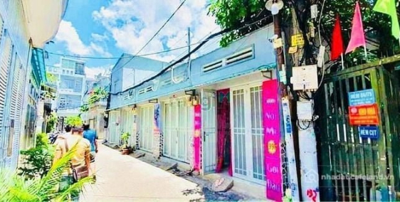 Bán nhà riêng: Bán nhà góc 3 mặt hẻm xe hơi thông (7x16) số 35/14/23 Nguyễn Tư G