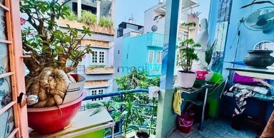 Bán nhà riêng: VIP Q.8 - Tạ Quang Bửu - 64m2 - 4 tầng đúc - hẻm xe hơi - giá 9ty