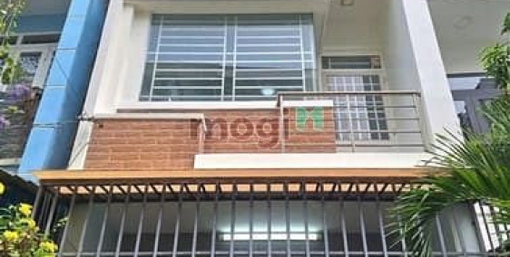 Bán nhà riêng: Bán nhà hẻm xe hơi đường Lê Đức Thọ, P.15, 4,4 x 12, 3 lầu giá 5.