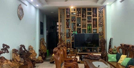 Bán nhà riêng: Bán nhà 4 tầng. DT 5m x 17m. Hẻm ô tô Nguyễn Văn Quá