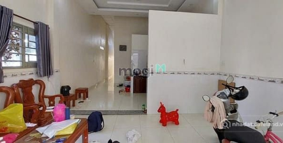 Bán nhà riêng: Bán nhà cấp 4 DT 5m x 21m, hẻm VF3 giáp KDC An Sương giá 4 tỷ nhỉ