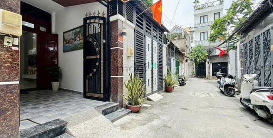 Bán nhà riêng: Nhà Huỳnh Tấn Phát - Phường Tân Thuận - Mới ở liền - 7 pn - Nhỉnh