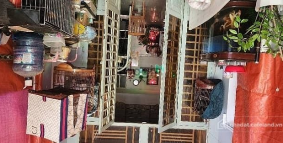 Bán nhà riêng: Nhà đang ở, 4m x 15m nở hậu nhẹ, hai lầu, hẻm sạch sẽ, sổ hồng ri