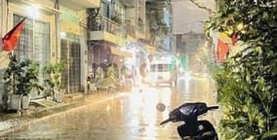 Bán nhà riêng: NHỈNH 5 tỷ - HẺM NHỰA 8m - đường HOÀ BÌNH cạnh ĐẦM SEN (4x9m)