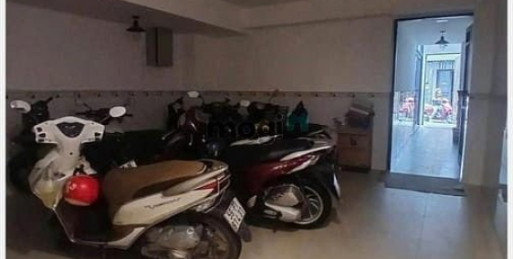 Bán nhà riêng: Chdv 16pn , dtsd 650m2,ngang 5m, tn 100tr, dương quảng hàm sát bì