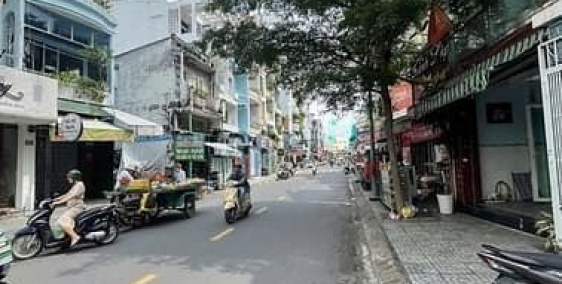 Bán nhà riêng: Quận 10 - Hẻm Xe Hơi - Gần MT - 39m - Bank Cho Vay 4 Tỷ - Nhỉnh 5