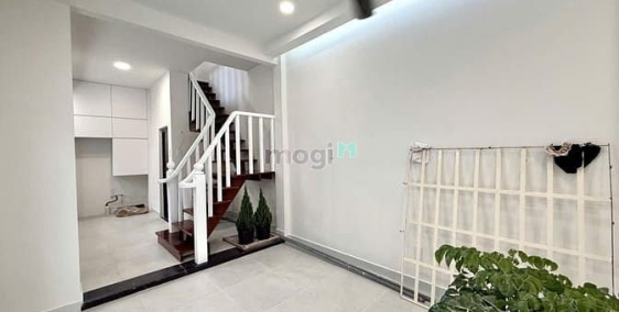 Bán nhà riêng: CMT8 - Nhà Mới Ở Liền - Hẻm 3M - 34M - Nhỉnh 5 Tỷ