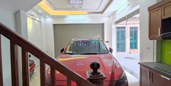 Bán nhà riêng: Lô góc 5 tầng phố Vương Thừa Vũ 32m2 , Mt 4.8m , ôtô qua nhà