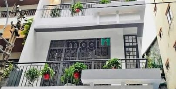 Bán nhà riêng:  Mặt Tiền P4 Q3. Xe hơi  đậu trong nhà Đường số Cư Xá Đô Thành 