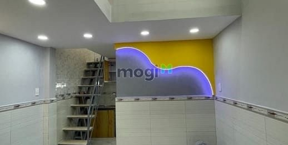 Bán nhà riêng: Nhỉnh 2 Tỷ: Nhà SHR ba tầng mới đẹp, ngay UBND Quận Tân Phú