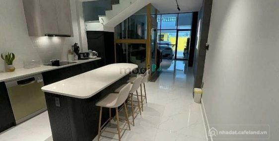 Bán nhà riêng: ÔTÔ ngủ trong nhà - Hoàng Văn Thụ PN giá 5,8 Tỷ 71,7m2 6PN 7WC sâ