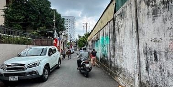 Bán nhà riêng:  Căn hộ dịch vụ gần sân bay - 86m2 - 5 tầng nội thất - 480tr/N -