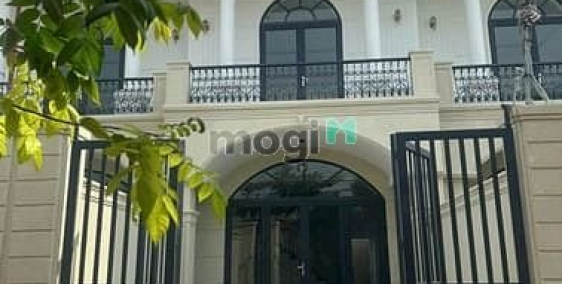 Bán nhà riêng: Nhà lầu phong cách tân cổ điển Pháp nằm hẻm Văn Phương gần Changs