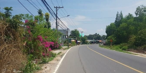 Bán đất thổ cư: Bán gấp đất MT Nhơn Trạch. Khu sầm uất ,KD mua bán, giá rẻ 6,5tr